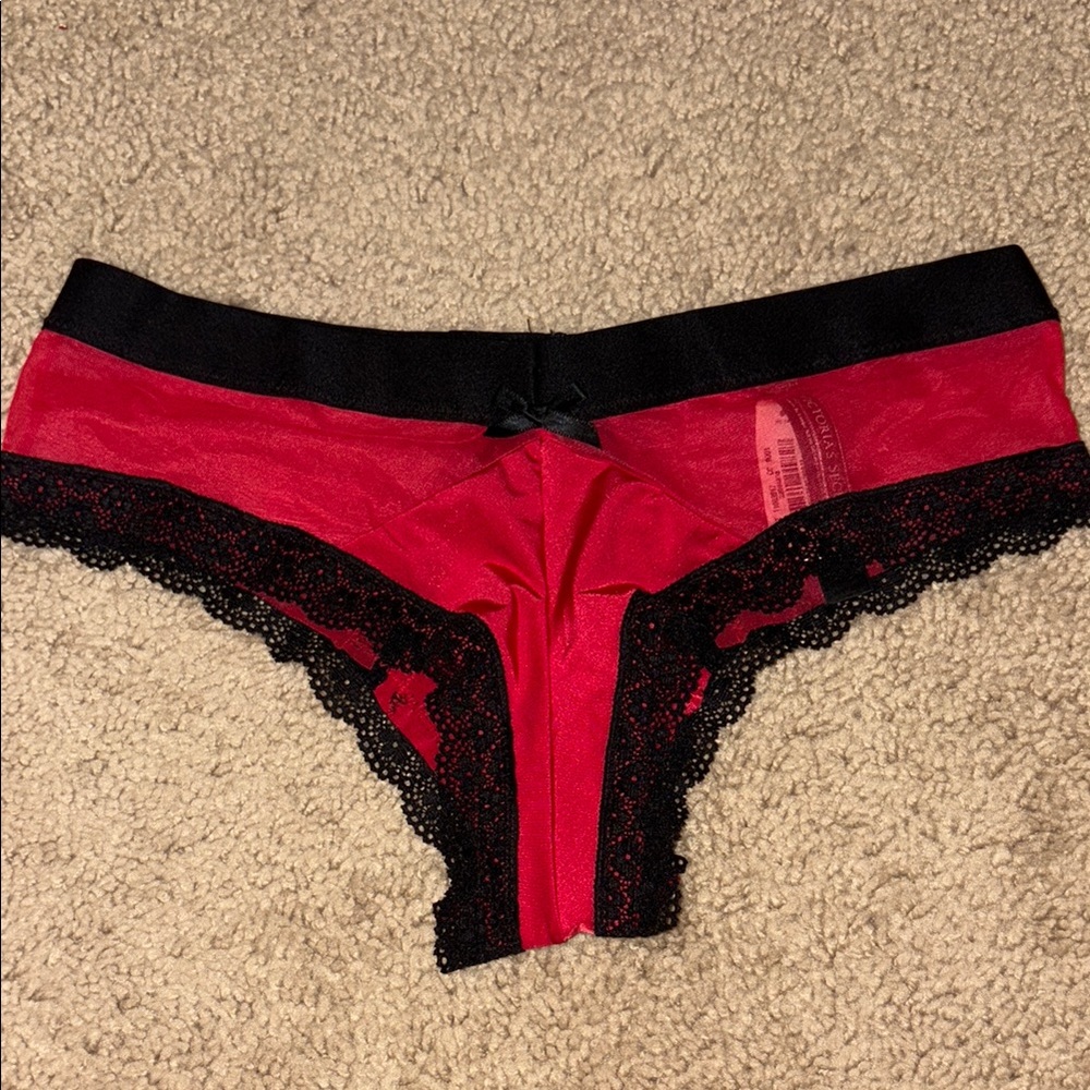 Red and Black Lace Trim Cheeky Victoria’s Secret Panties Peekhole New With Tag
